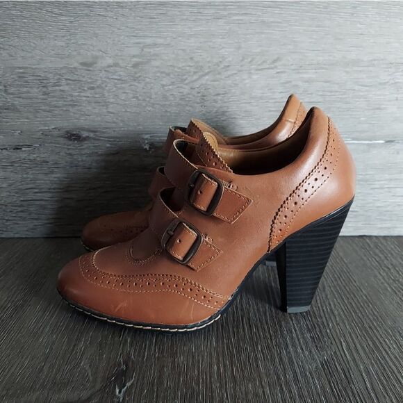 NEWEuro Soft By Sofft Sadira Women’s 7.5 Brown Booties Wingtip Buckle Shoe Heels - Picture 4 of 12